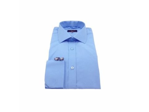 Camisa azul claro lisa sulfite italiana da MS Stilos dobrada com vista frontal