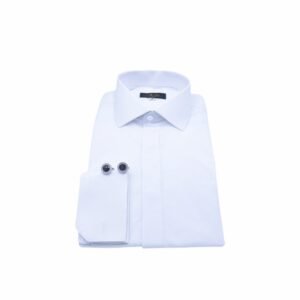 Camisa branca sulfite italiana com punho duplo e abotoaduras dobrada, vista de frente com etiqueta MS Stilos - MS Stilos.