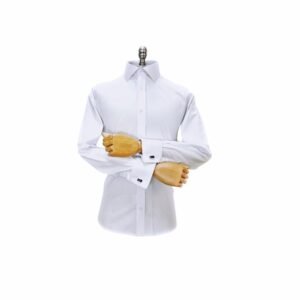 Camisa social branca sulfite com punho duplo e abotoaduras pretas no manequim de madeira, vista de frente - MS Stilos.