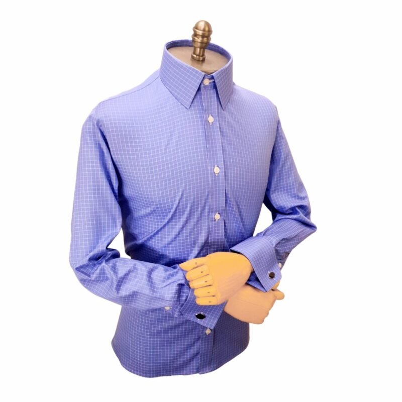 Camisa Egípcio Azul Xadrez Branco Tecido Premium — lateral direita manequim | MS Stilos