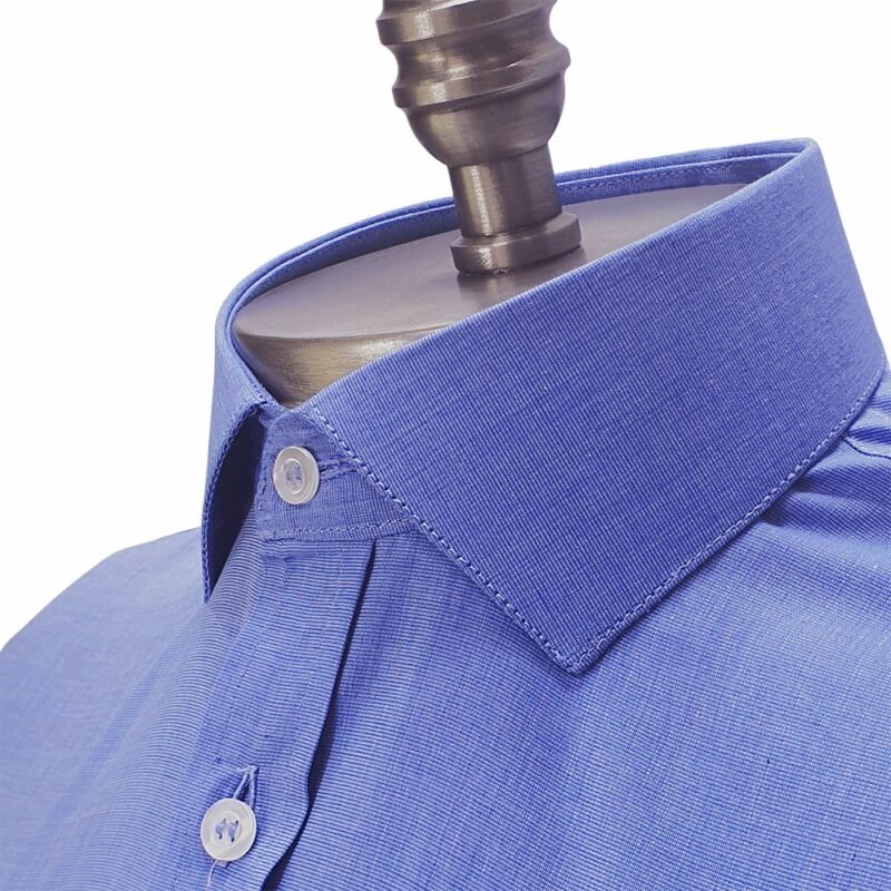 Camisa Gola Italiana Azul Lisa — detalhe gola italiana lateral | MS Stilos