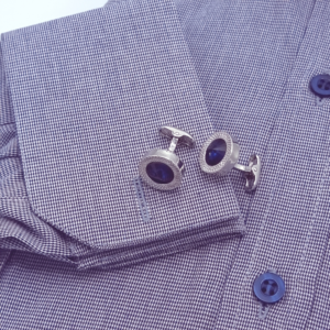 Camisa Italiana Azul Marinho Micro Estampa — detalhe punho cufflinks redondo prata | MS Stilos