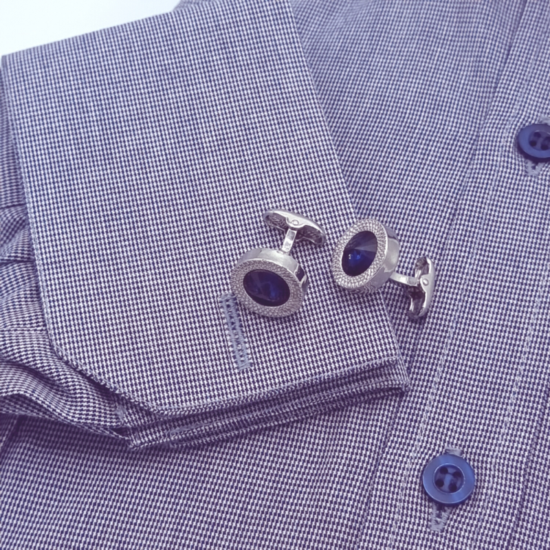 Camisa Italiana Azul Marinho Micro Estampa — detalhe punho cufflinks redondo prata | MS Stilos