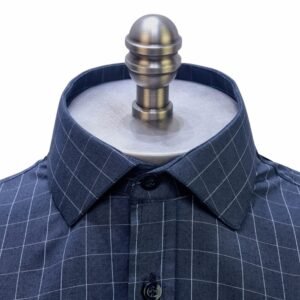 Camisa Italiana Punho Duplo Preta Xadrez — detalhe gola italiana frontal | MS Stilos