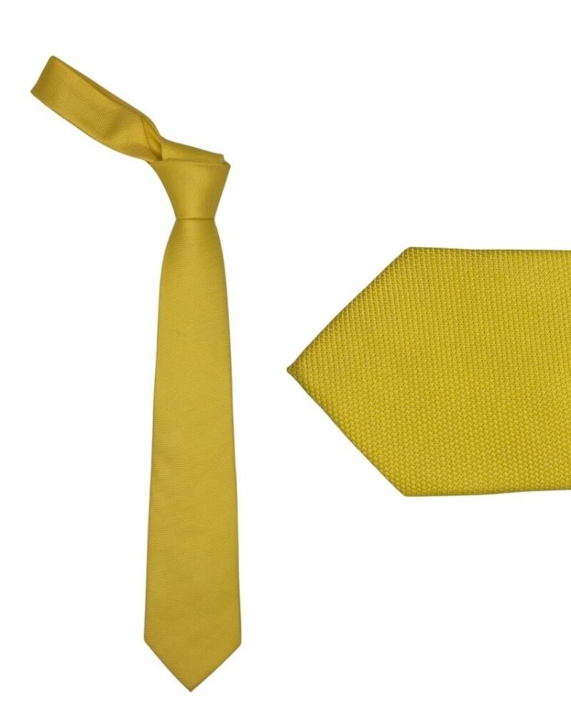 Gravata amarela lisa semi slim 7,5 cm em vista completa ao lado do detalhe aproximado da trama do tecido