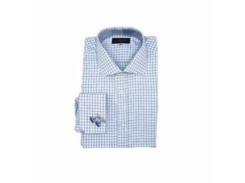 Camisa colarinho italiana branca xadrez azul da MS Stilos dobrada com visual elegante e clássico