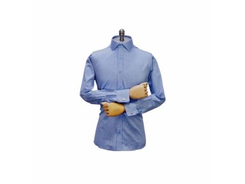 Camisa com punho duplo e xadrez branco da MS Stilos com abotoaduras em destaque.