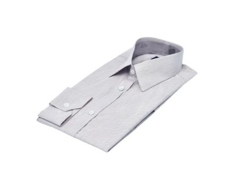 Camisa fio egípcio francesa bordô claro com listrado discreto da MS Stilos dobrada em fundo branco.