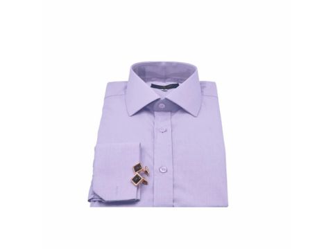 Camisa lisa lilás italiana 100% algodão da MS Stilos dobrada em fundo branco
