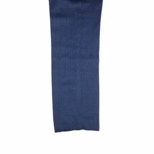 Detalhe do tecido azul royal estampa gales da calça social