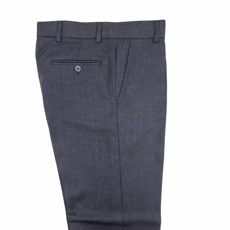 Calça social cinza chumbo micro estampa dobrada, bolso traseiro com acabamento premium