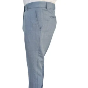 Calça social cinza claro estampa gales, vista lateral com caimento reto