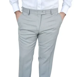 Calça social cinza claro lisa vestida, cós e braguilha frontal