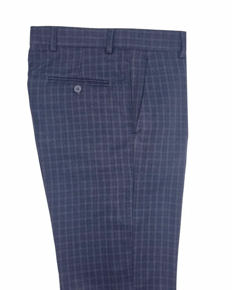 Calça social masculina azul xadrez dobrada, bolso traseiro com acabamento premium
