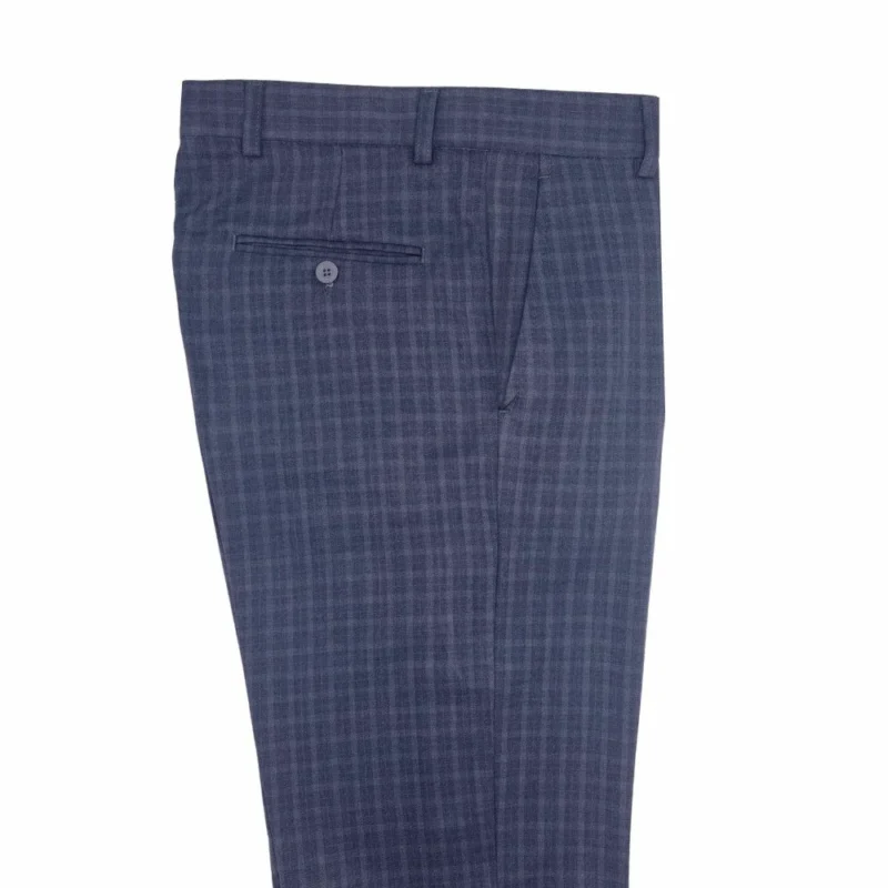 Calça social masculina azul xadrez dobrada, bolso traseiro com acabamento premium