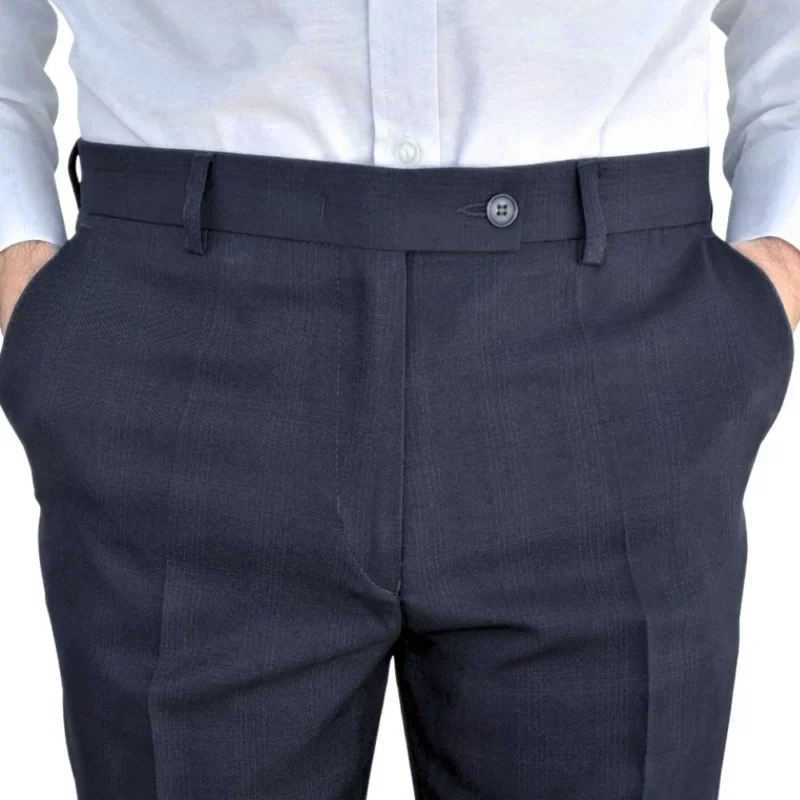 Detalhe da cintura frontal da calça social preta noite xadrez príncipe de gales