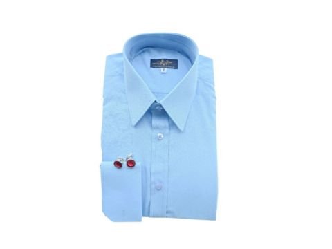 Camisa de punho duplo azul da MS Stilos dobrada com destaque para as abotoaduras.