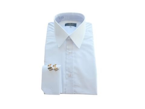 Camisa social branca masculina da MS Stilos dobrada, com detalhe sofisticado no punho e proposta elegante para ocasiões formais.
