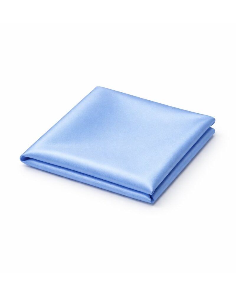 Lenço De Bolso Azul Serenity Acetinado Elegância Suave E Refinada — em close com foco no detalhe da textura e acabamento
