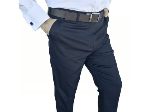 Calça social de alfaiataria em azul noite liso, o tom que substitui o azul marinho no guarda-roupa executivo