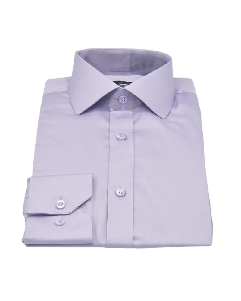 Camisa lilás lisa italiana em fio egípcio com toque acetinado dobrada em vista frontal, com punho à mostra.