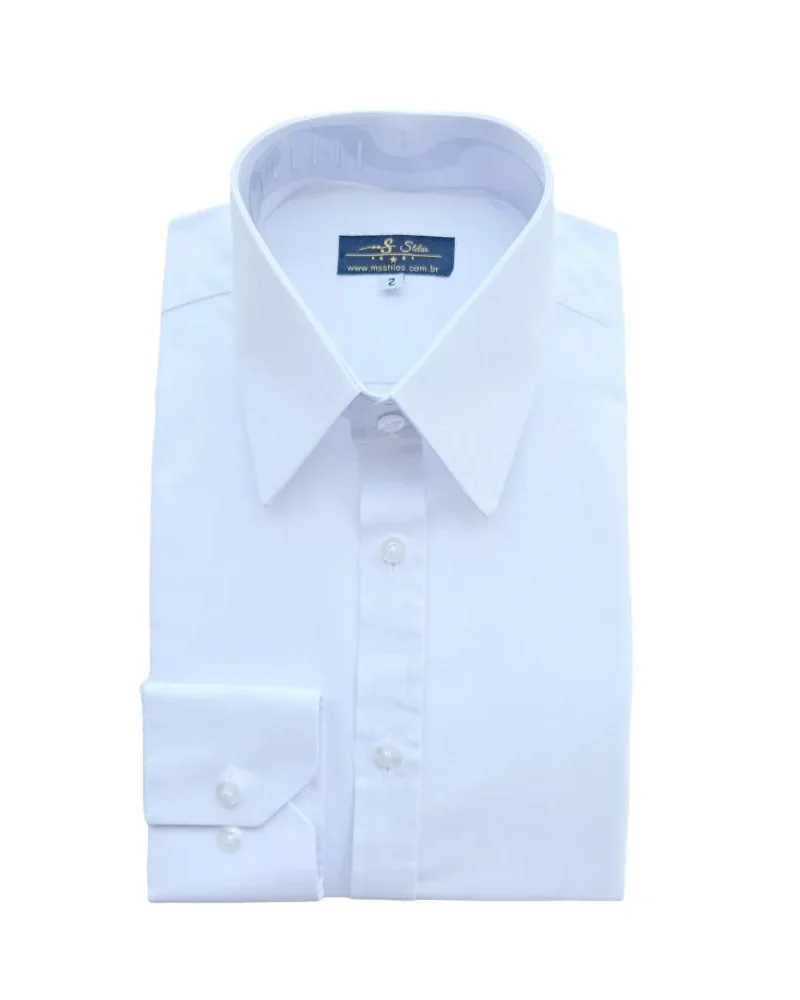 Camisa social branca lisa com gola inglesa pontuda, dobrada de frente