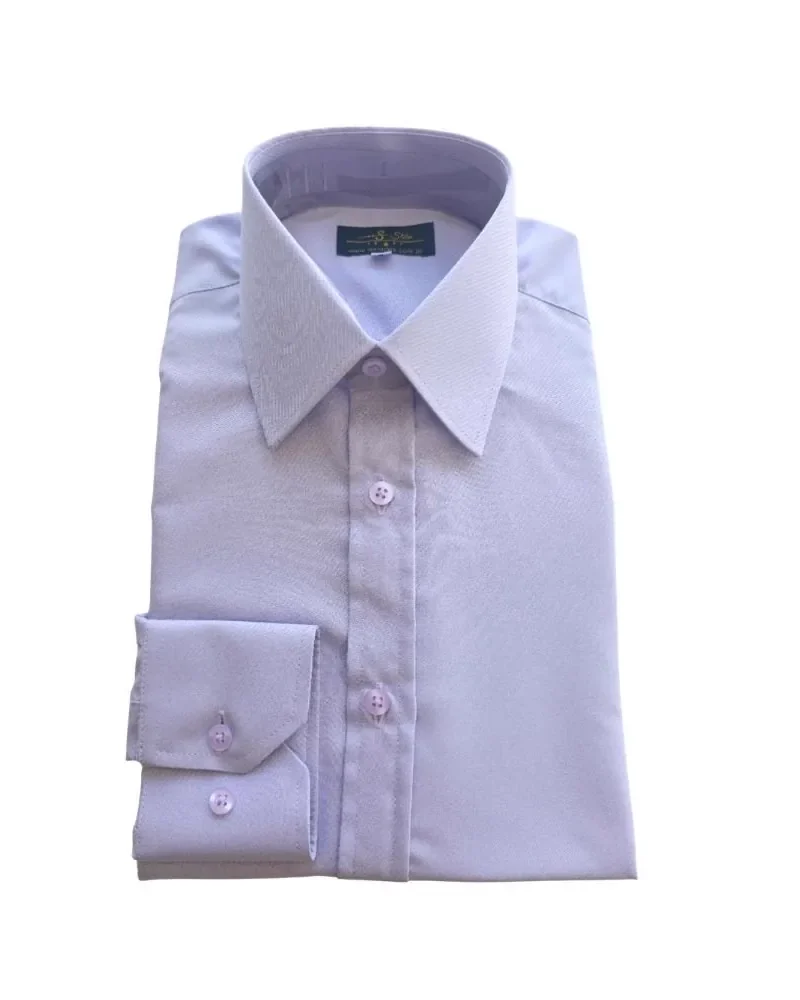 Camisa social lilás claro maquinetada com gola francesa, dobrada de frente