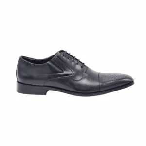 Perfil lateral do sapato social Milano preto, com cadarço encerado e bico perfurado