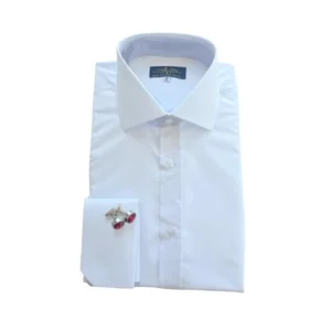 Camisa branca maquinetada de colarinho italiano e punho duplo, com abotoadura prata de pedra vermelha