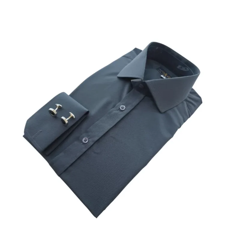Camisa cinza chumbo italiana de modelagem semi slim dobrada, em vista de três quartos