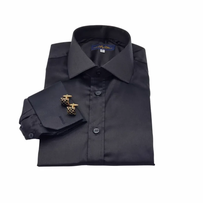 Camisa preta italiana em algodão egípcio com punho duplo e abotoaduras douradas