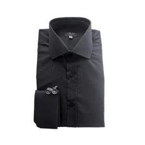 Camisa preta maquinetada de colarinho italiano e punho duplo, com abotoaduras prata